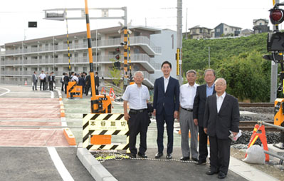 泉町本谷踏切の拡幅